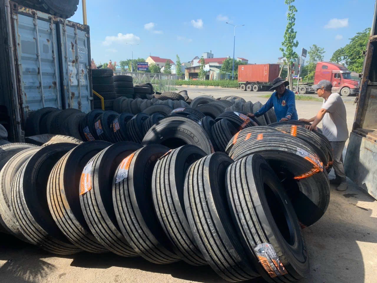 trung tâm lốp xe tải, xe ben, container
