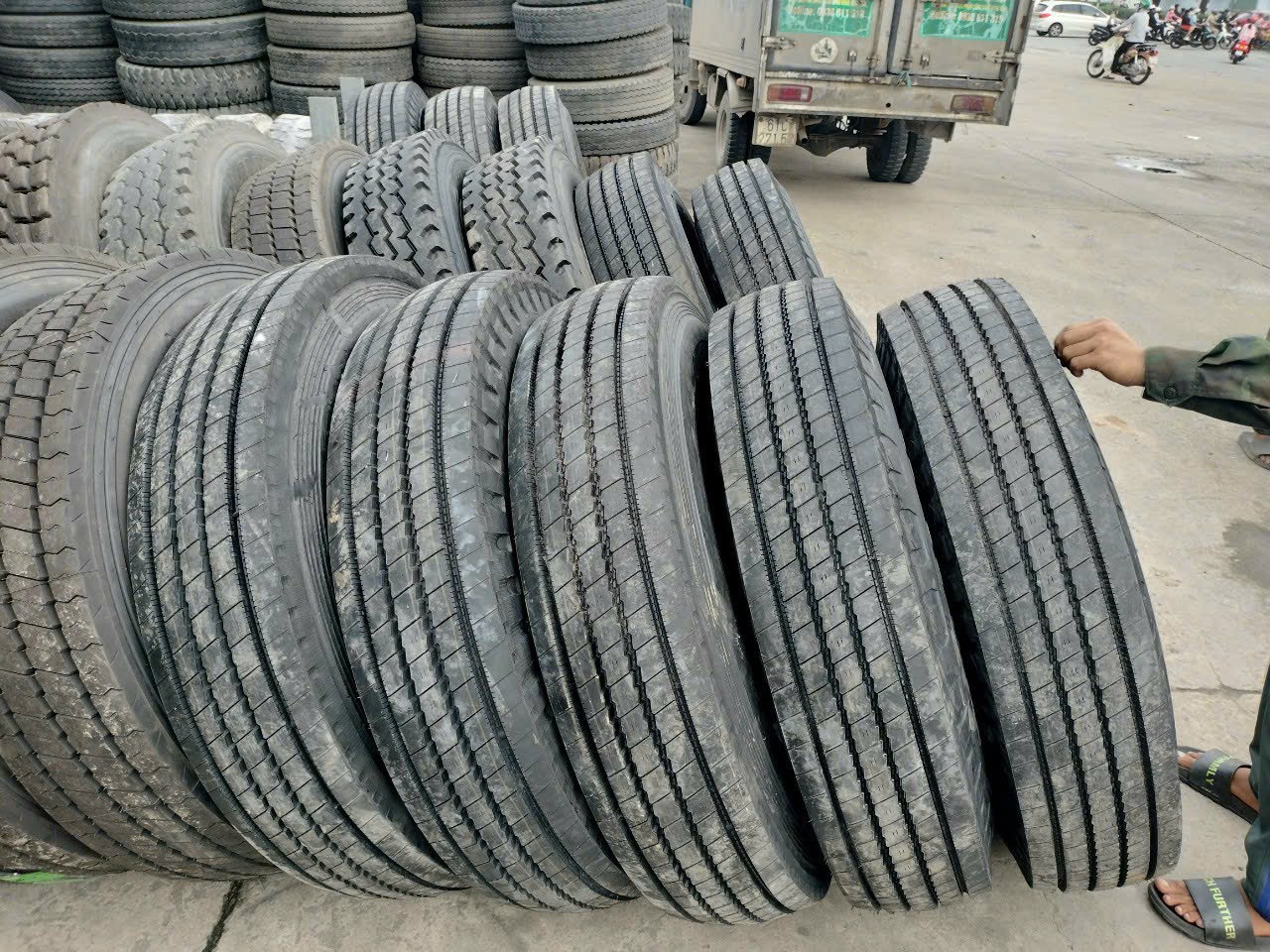 lốp dán giá rẻ bình phước