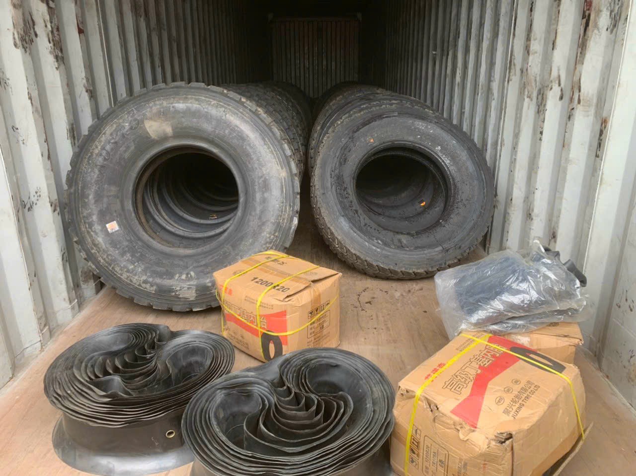 lốp dán xe tải đắk nông