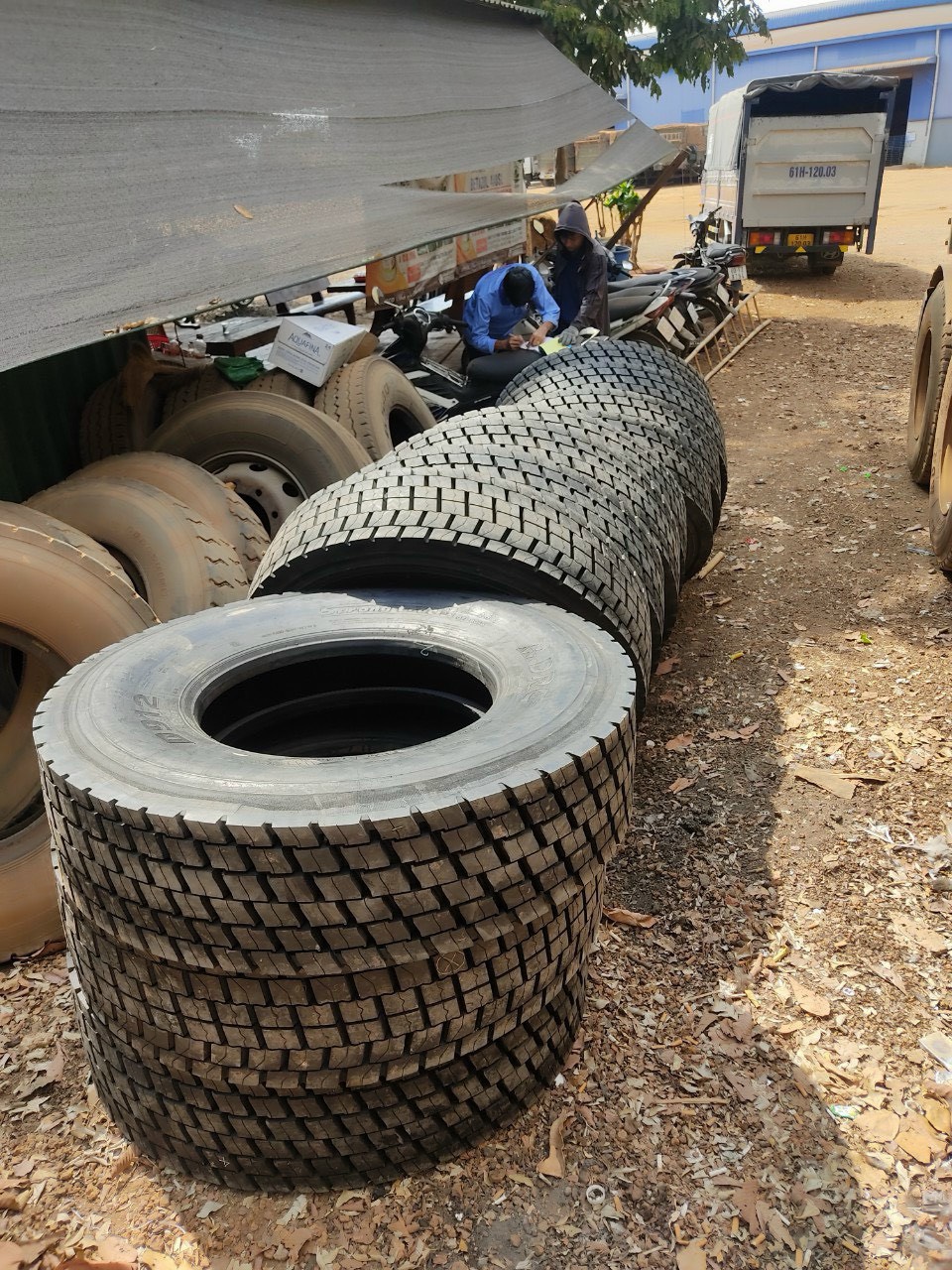 đại lý cung cấp lốp xe xúc lạt giá rẻ