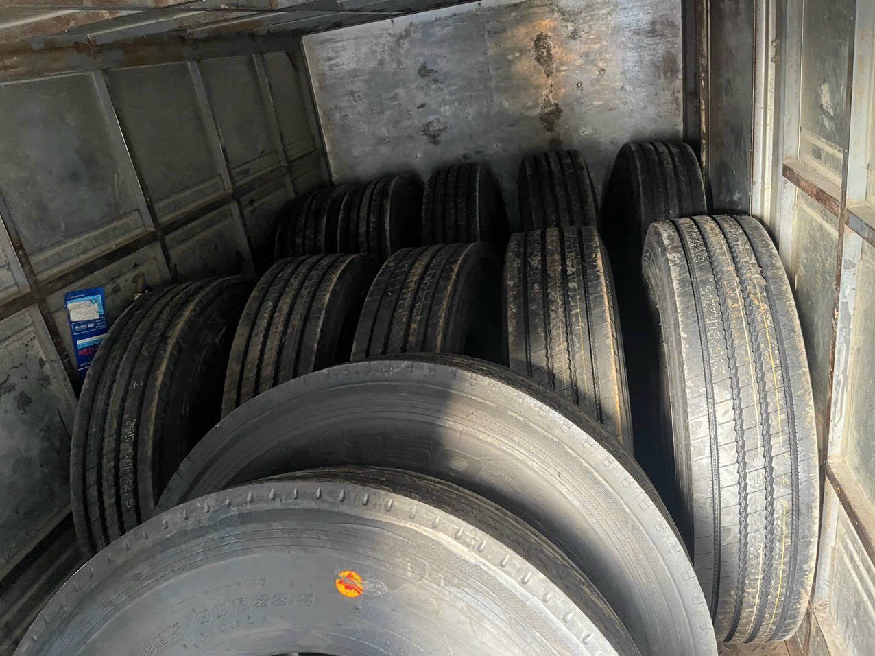 đại lý cung cấp lốp dán giá rẻ