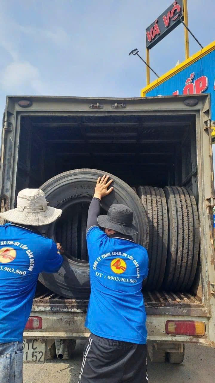 lốp dán giá rẻ bình dương