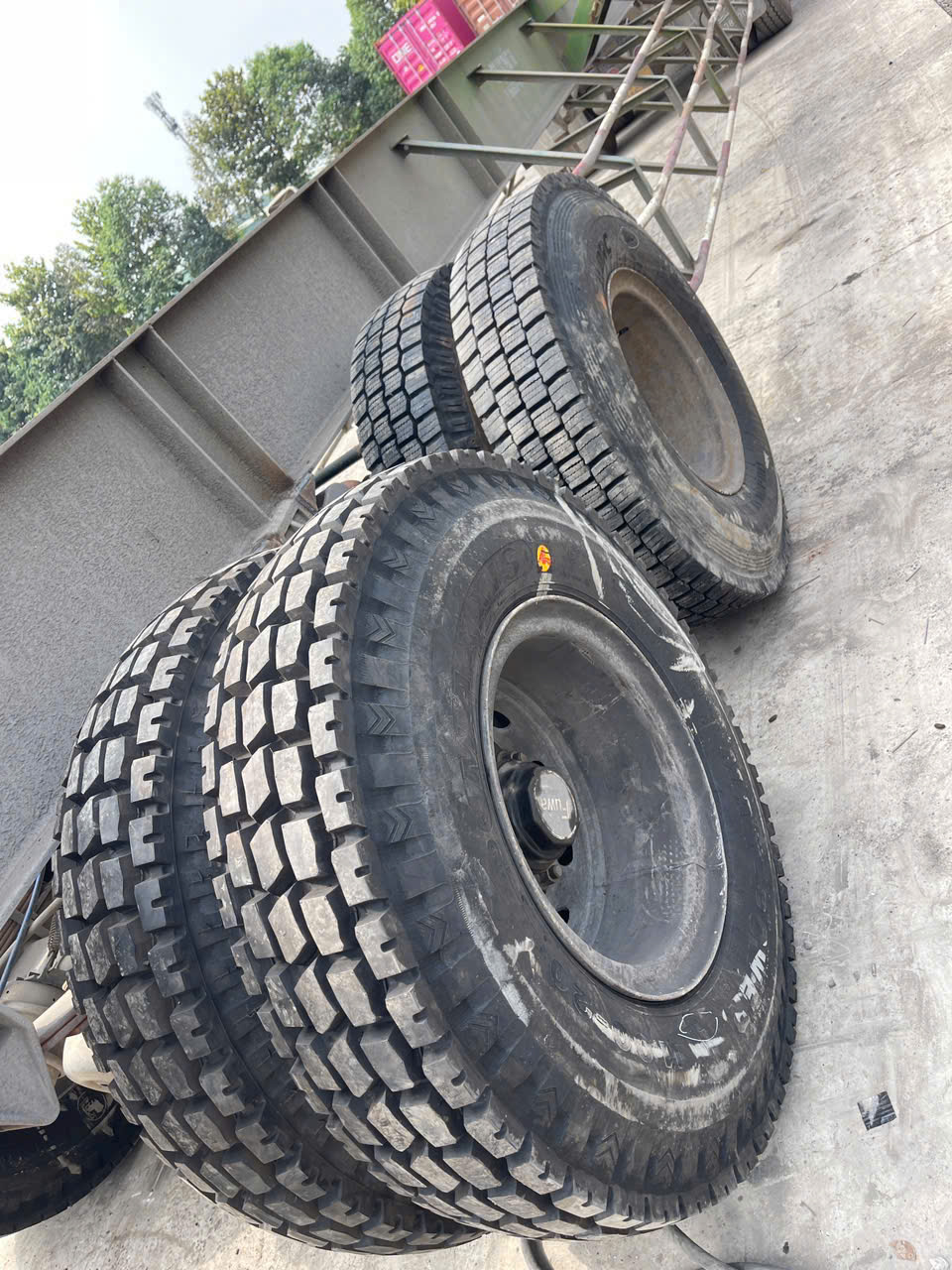 lốp xe tải chịu tải nặng tại Bình Dương - TPHCM