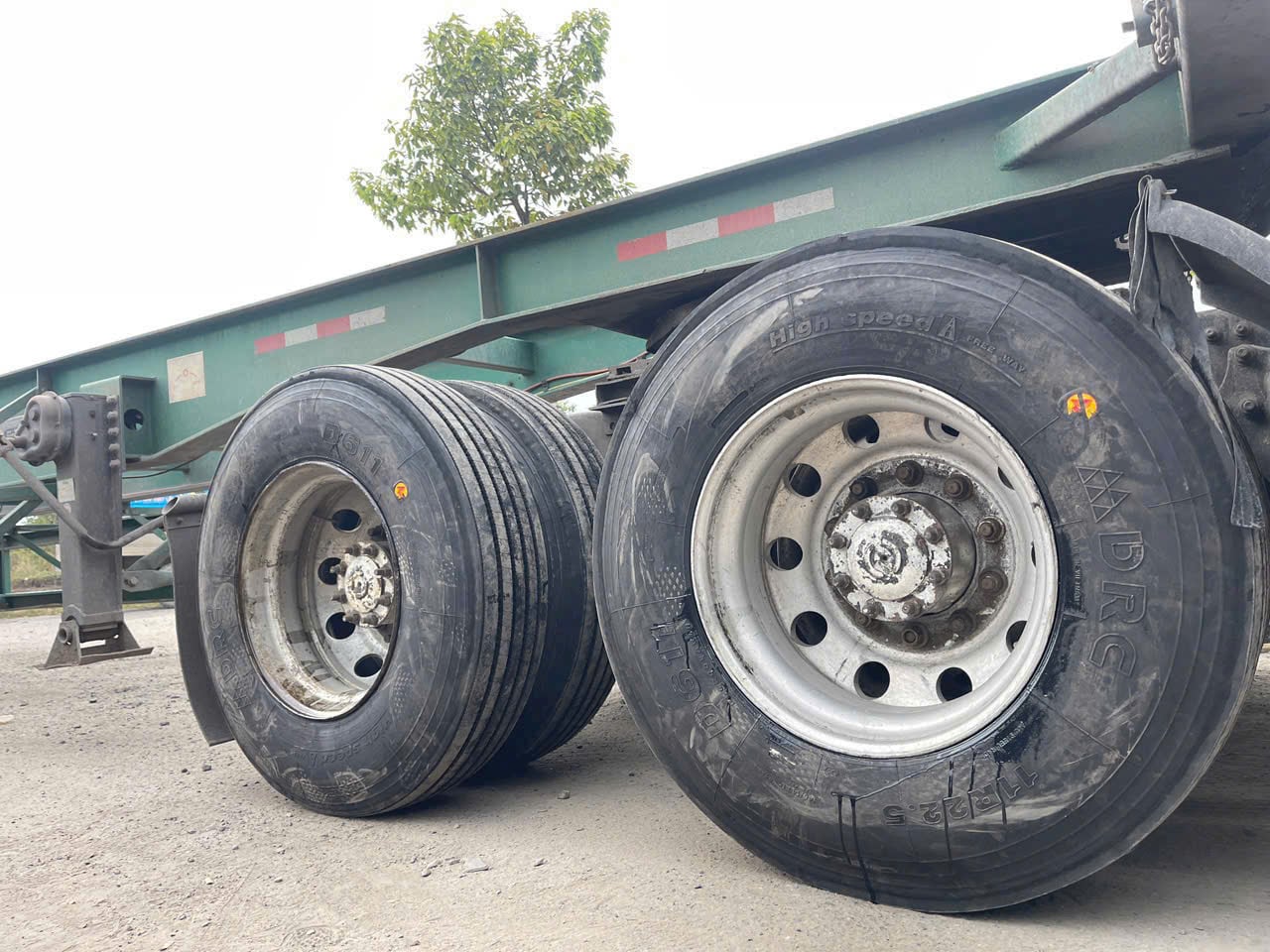 dịch vụ cứu hộ lốp xe container uy tín tại TPHCM