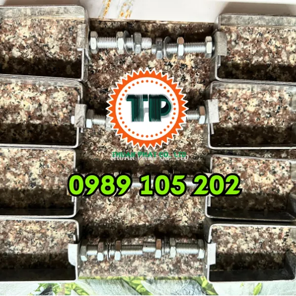 Kẹp ray điện hộp kín