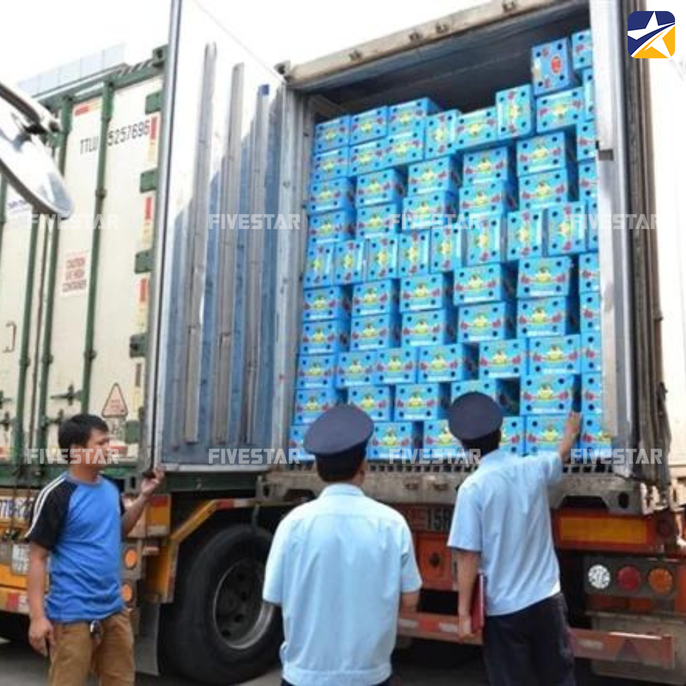 Container thiếu biện pháp chống rơi đổ hàng thường khó để xuất đi Container thiếu biện pháp chống rơi đổ hàng thường khó để xuất đi