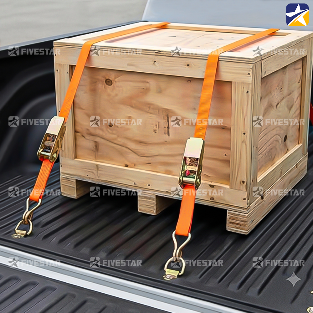 Hàng hóa cố định chắc chắn bằng dây tăng đơ Hàng hóa cố định chắc chắn bằng dây tăng đơ