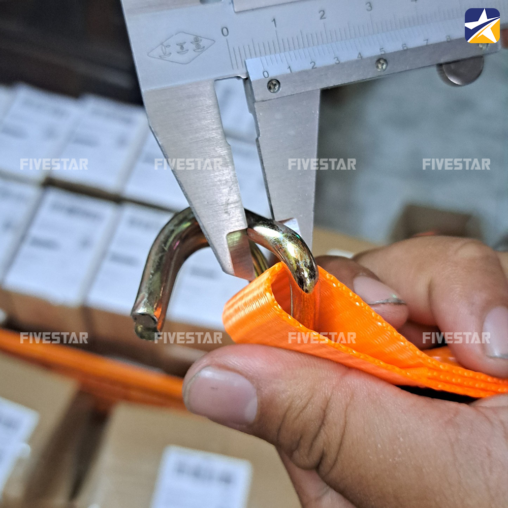 Móc J 25mm có độ dày dặn Móc J 25mm có độ dày dặn