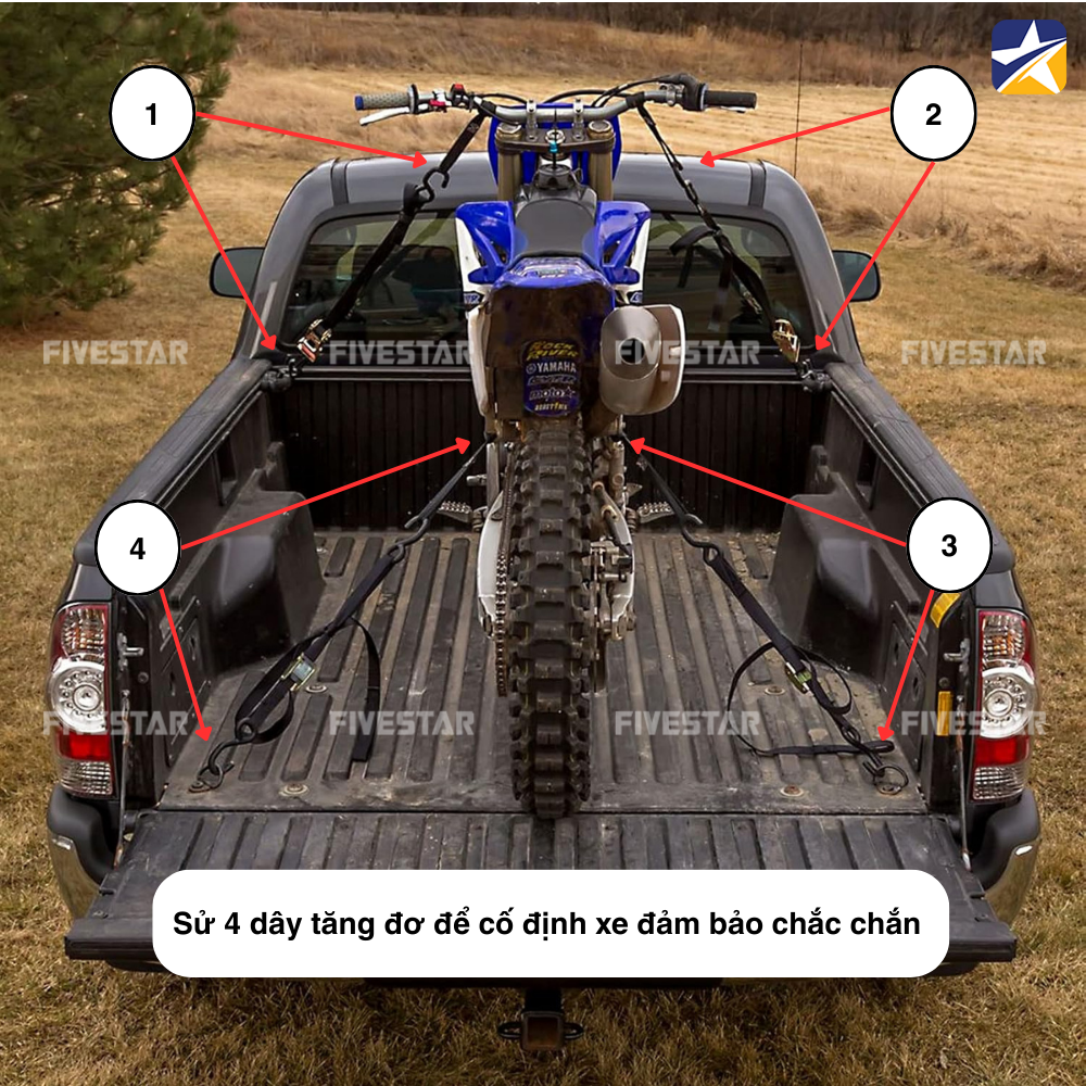 Sử dụng 4 dây tăng đơ chằng trước và chằng sau để tạo ra thế chữ x giúp giữ xe được cố định chắc chắn và thăng bằng Sử dụng 4 dây tăng đơ chằng trước và chằng sau để tạo ra thế chữ x giúp giữ xe được cố định chắc chắn và thăng bằng