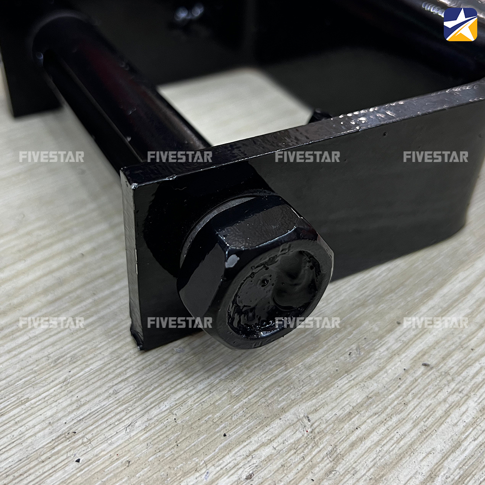 Sử dụng bulong size 32 để thực hiện thao tác vặn siết căng dây Sử dụng bulong size 32 để thực hiện thao tác vặn siết căng dây