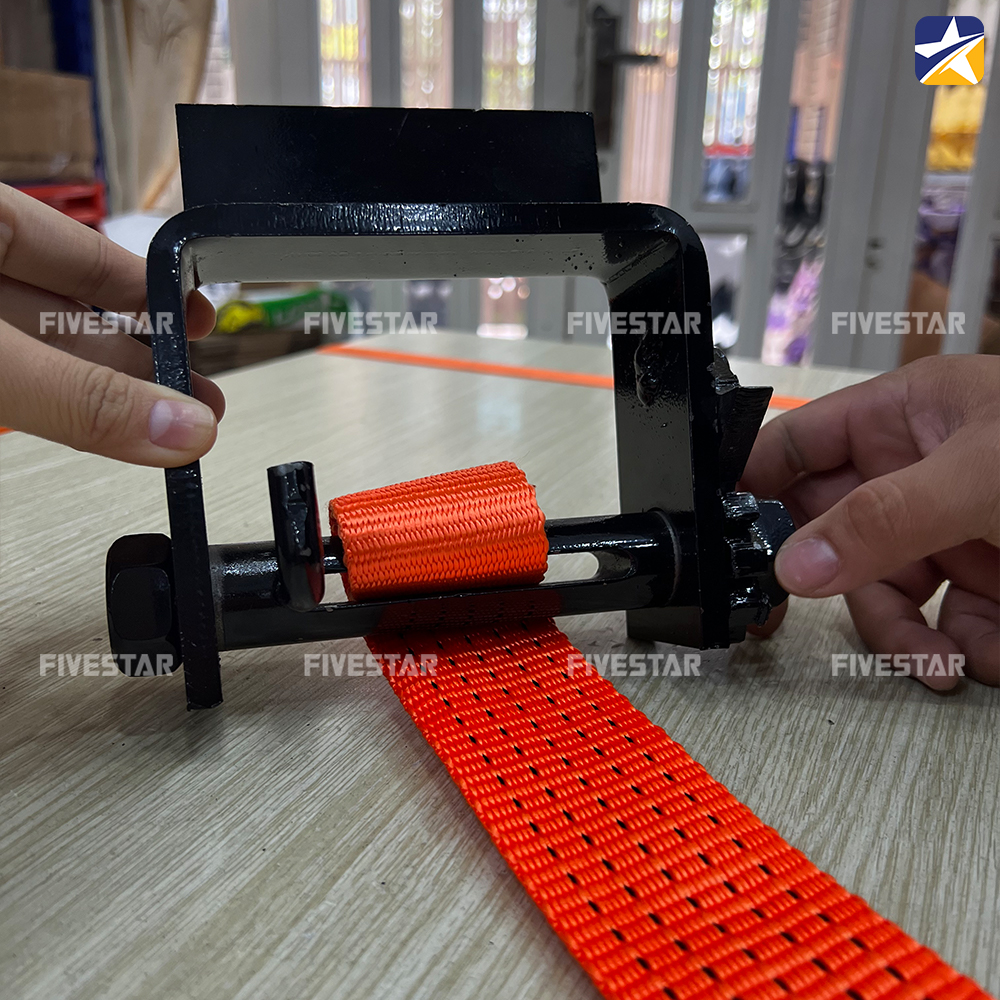 Sử dụng được cho nhiều loại dây đai có kích thước phổ biến Sử dụng được cho nhiều loại dây đai có kích thước phổ biến