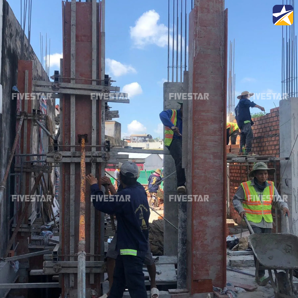 Sử dụng gông cột bằng gỗ Sử dụng gông cột bằng gỗ