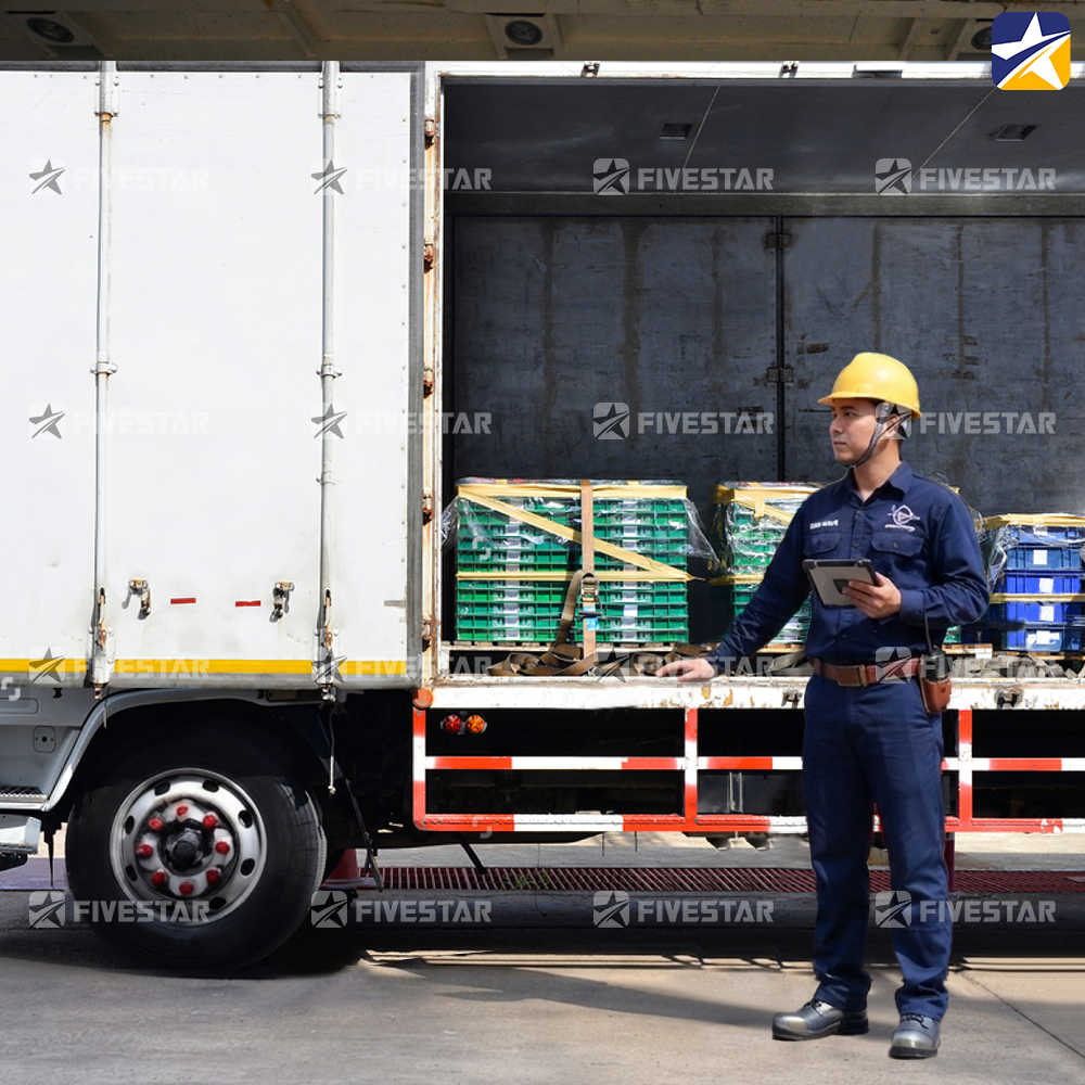 Xe hàng được chằng buộc gọn gàng, chuyên nghiệp Xe hàng được chằng buộc gọn gàng, chuyên nghiệp