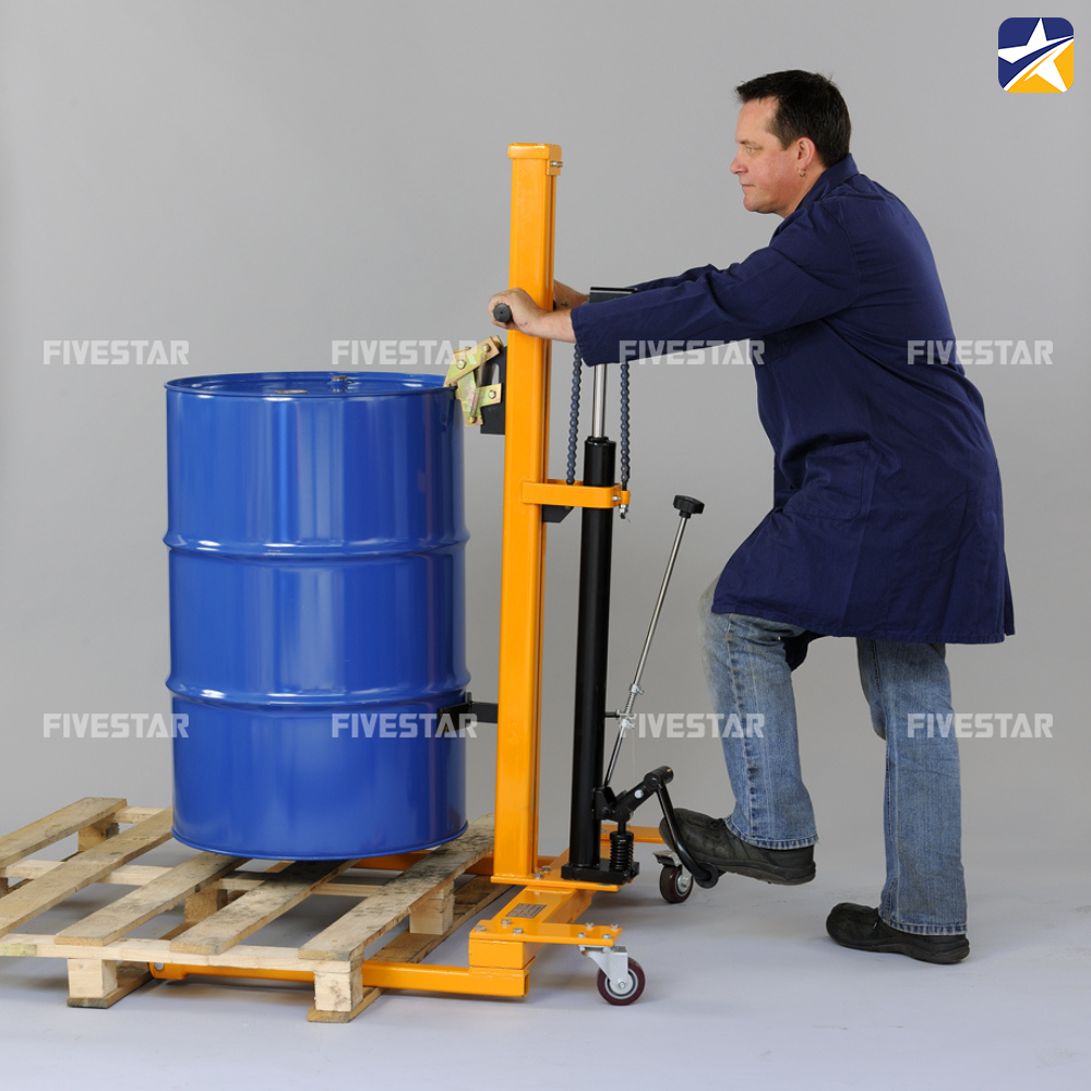 Xe nâng thùng phuy được sử dụng cực kỳ phổ biến trong công nghiệp nâng hạ Xe nâng thùng phuy được sử dụng cực kỳ phổ biến trong công nghiệp nâng hạ