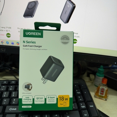 Sạc USB  cổng PD 18W công nghệ GaN sạc dùng dây màu đen Ugreen 75953 X518