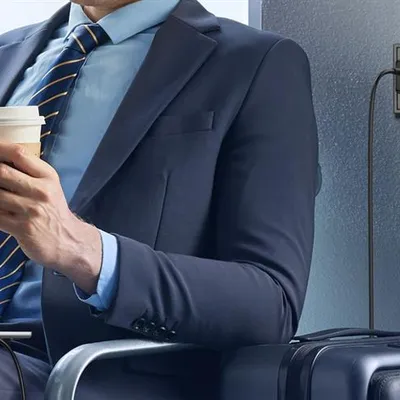 Sạc điện thoại 2 cổng USB-C và USB-A GaN 30W màu đen chân cắm dẹt Ugreen 65025 X516