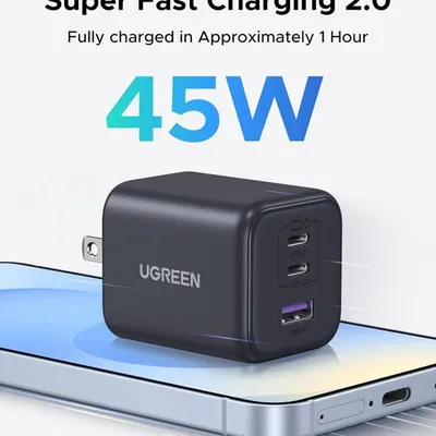 Sạc điện thoại 3 cổng USB-C và USB-A GaN 45W màu đen chân US Ugreen 65155B X527