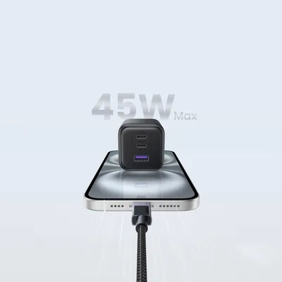 Sạc điện thoại 3 cổng USB-C và USB-A GaN 45W màu đen chân US Ugreen 65155B X527