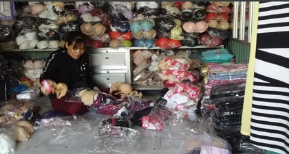 SHOP ĐỒ LÓT CHỊ GẤM CHỢ LAM SƠN BÀ RỊA _ VŨNG TÀU CHỌN THƯƠNG HIỆU ĐỒ LÓT DIAMOND ĐỂ KINH DOANG