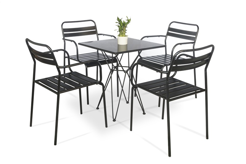 Bàn cafe chân sắt tạo ra không gian sạch sẽ và đẹp mắt cho quán cafe Bàn cafe chân sắt tạo ra không gian sạch sẽ và đẹp mắt cho quán cafe