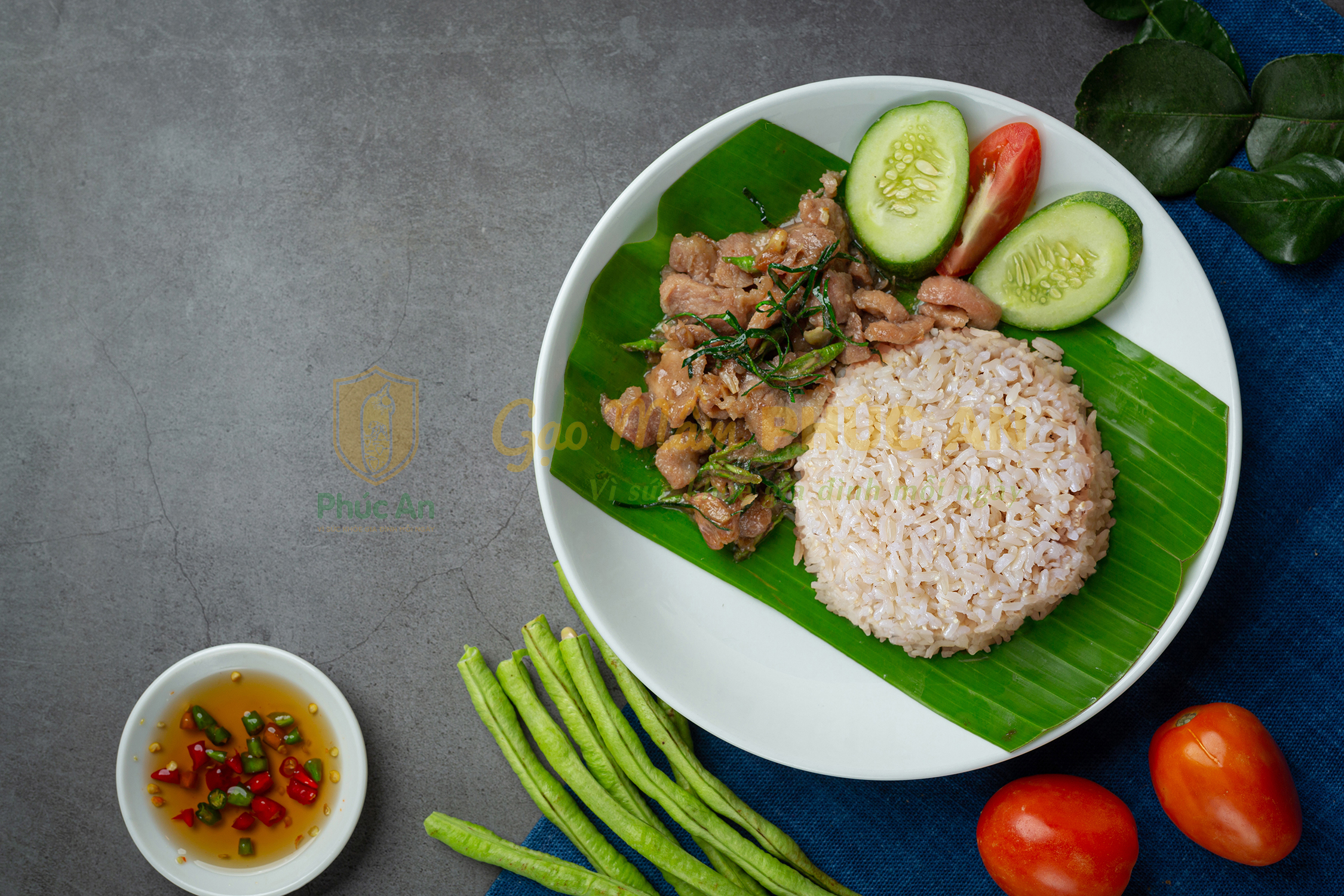 Khi kết hợp gạo mầm với thịt gia cầm, ta có một bữa ăn giàu protein và chất xơ Khi kết hợp gạo mầm với thịt gia cầm, ta có một bữa ăn giàu protein và chất xơ