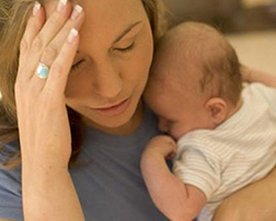 Sau sinh các Mẹ thường bị đau nhức nửa đầu