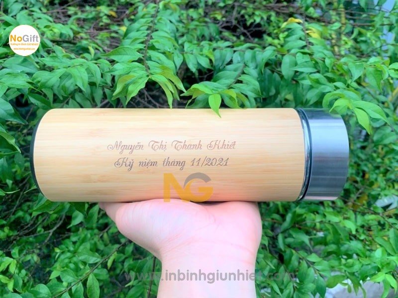 Bình giữ nhiệt tre khắc hình Bình giữ nhiệt tre khắc hình