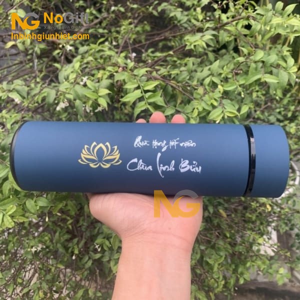Bình giữ nhiệt khắc tên theo yêu cầu giá sỉ Bình giữ nhiệt khắc tên theo yêu cầu giá sỉ