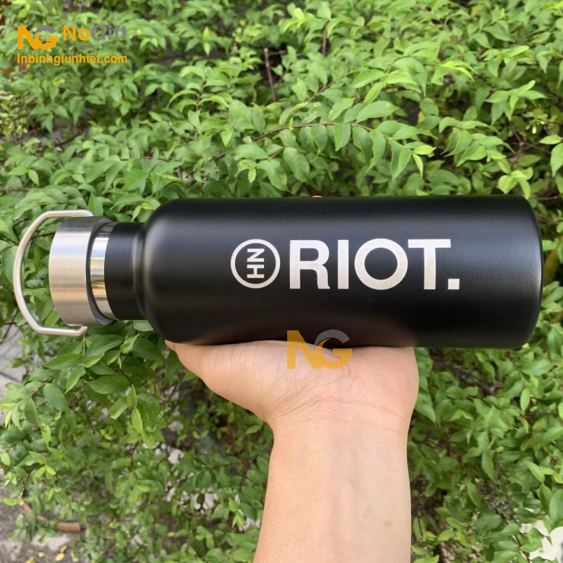 Bình nước giữ nhiệt khắc tên cao cấp tphcm Bình nước giữ nhiệt khắc tên cao cấp tphcm