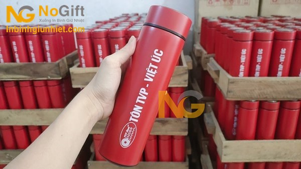 Bình nước giữ nhiệt khắc tên giá rẻ Bình nước giữ nhiệt khắc tên giá rẻ