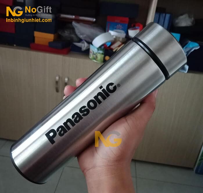 Bình nước khắc tên  Bình nước khắc tên