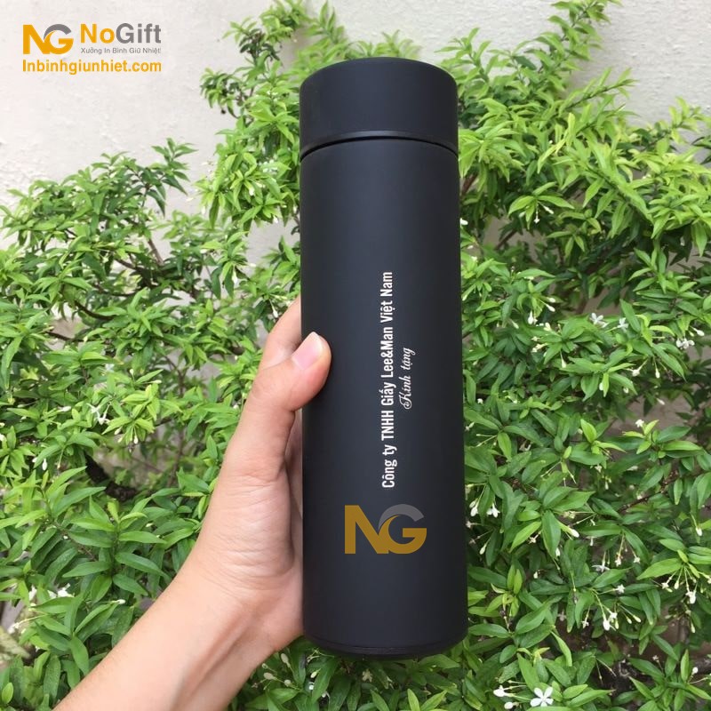 Bình nước khắc tên theo yêu cầu giá rẻ Bình nước khắc tên theo yêu cầu giá rẻ