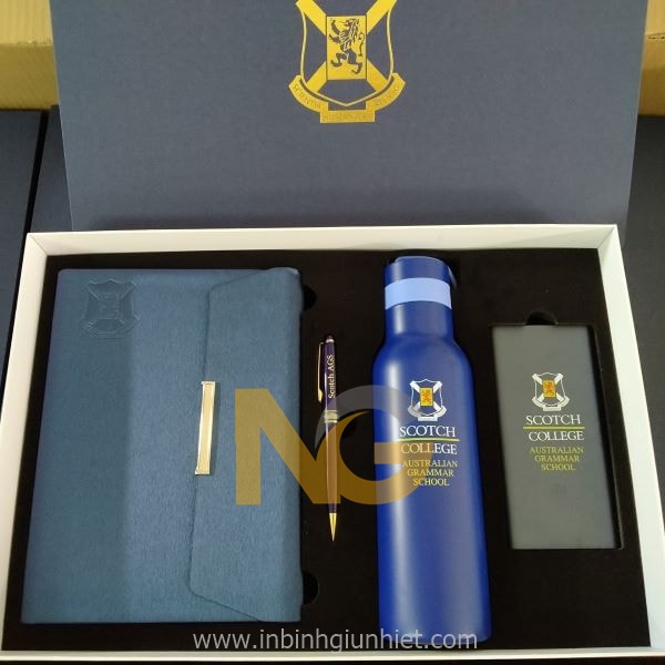 Bình giữ nhiệt quà tặng kèm sổ da bút bi usb in logo trường học màu xanh Bình giữ nhiệt quà tặng kèm sổ da bút bi usb in logo trường học màu xanh