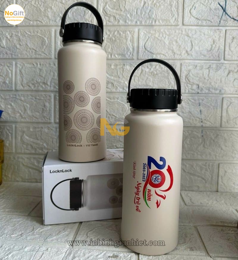 Giá bình giữ nhiệt khắc tên theo yêu cầu quai xách Giá bình giữ nhiệt khắc tên theo yêu cầu quai xách