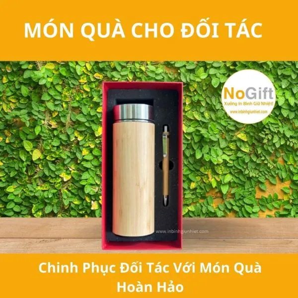 Bình giữ nhiệt gỗ trúc in logo kèm bút bi gỗ