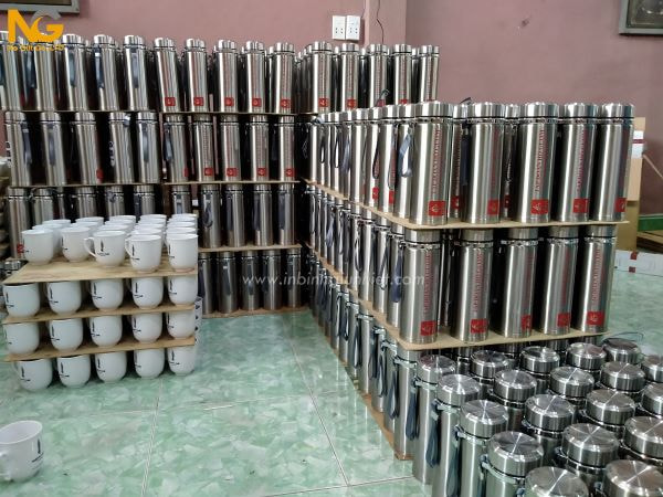 Đặt bình giữ nhiệt theo yêu cầu in logo tại tphcm Đặt bình giữ nhiệt theo yêu cầu in logo tại tphcm