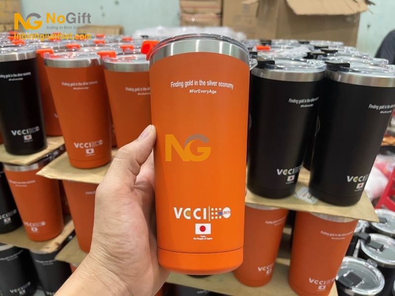 Ly giữ nhiệt khắc tên giá rẻ theo yêu cầu Ly giữ nhiệt khắc tên giá rẻ theo yêu cầu