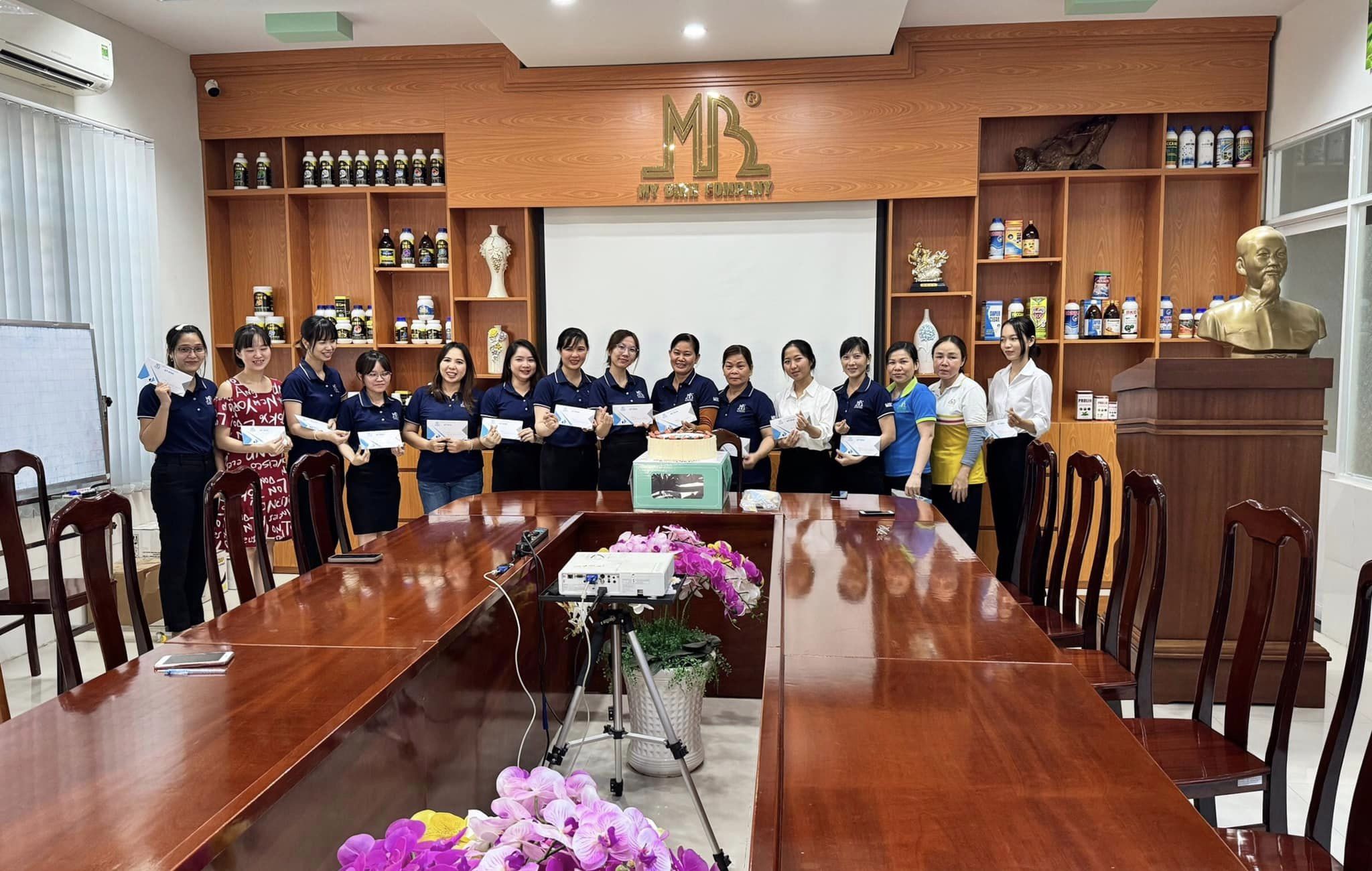 chúc mừng ngày Quốc tế phụ nữ 08/03