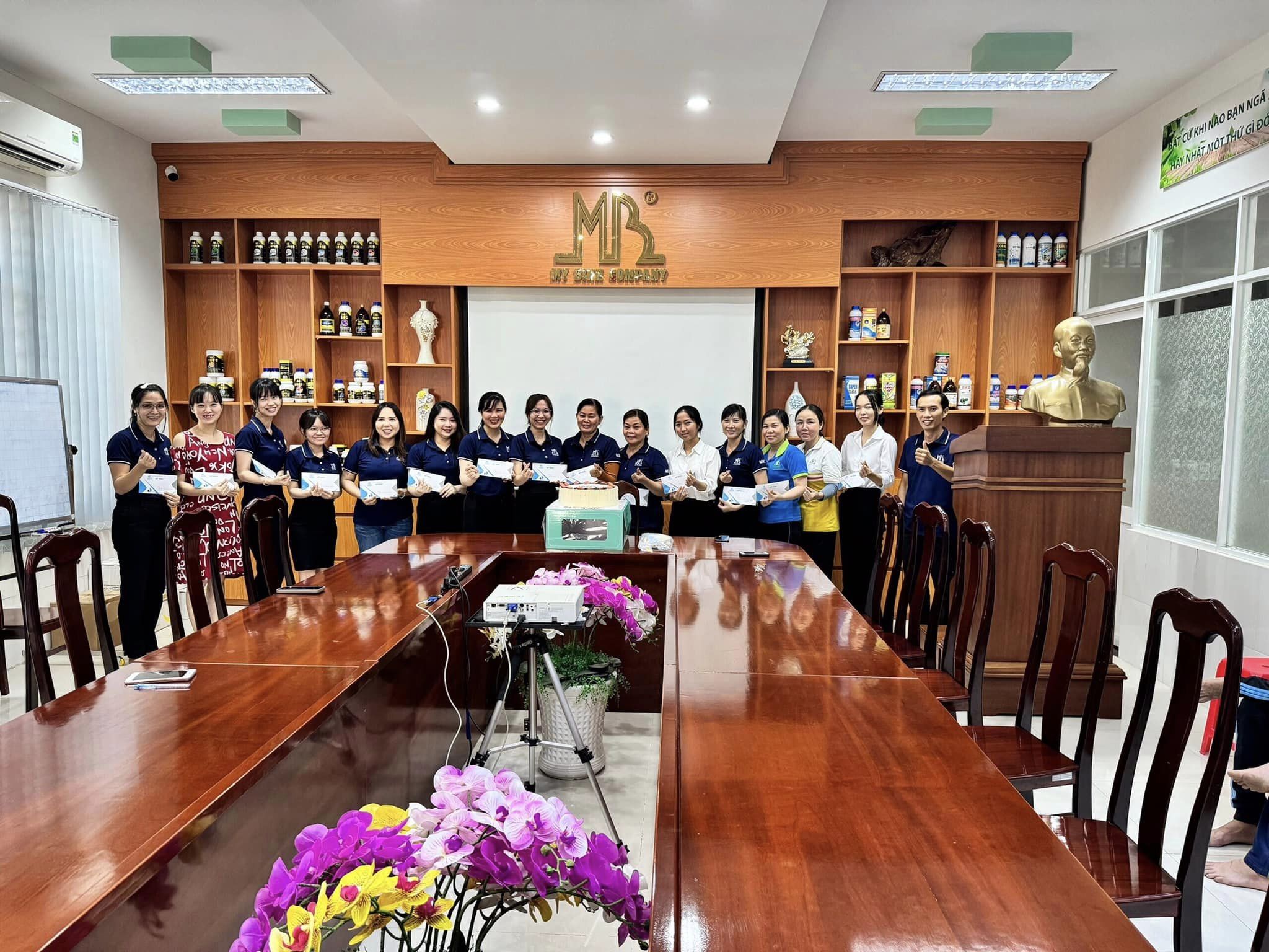 chúc mừng ngày Quốc tế phụ nữ 08/03