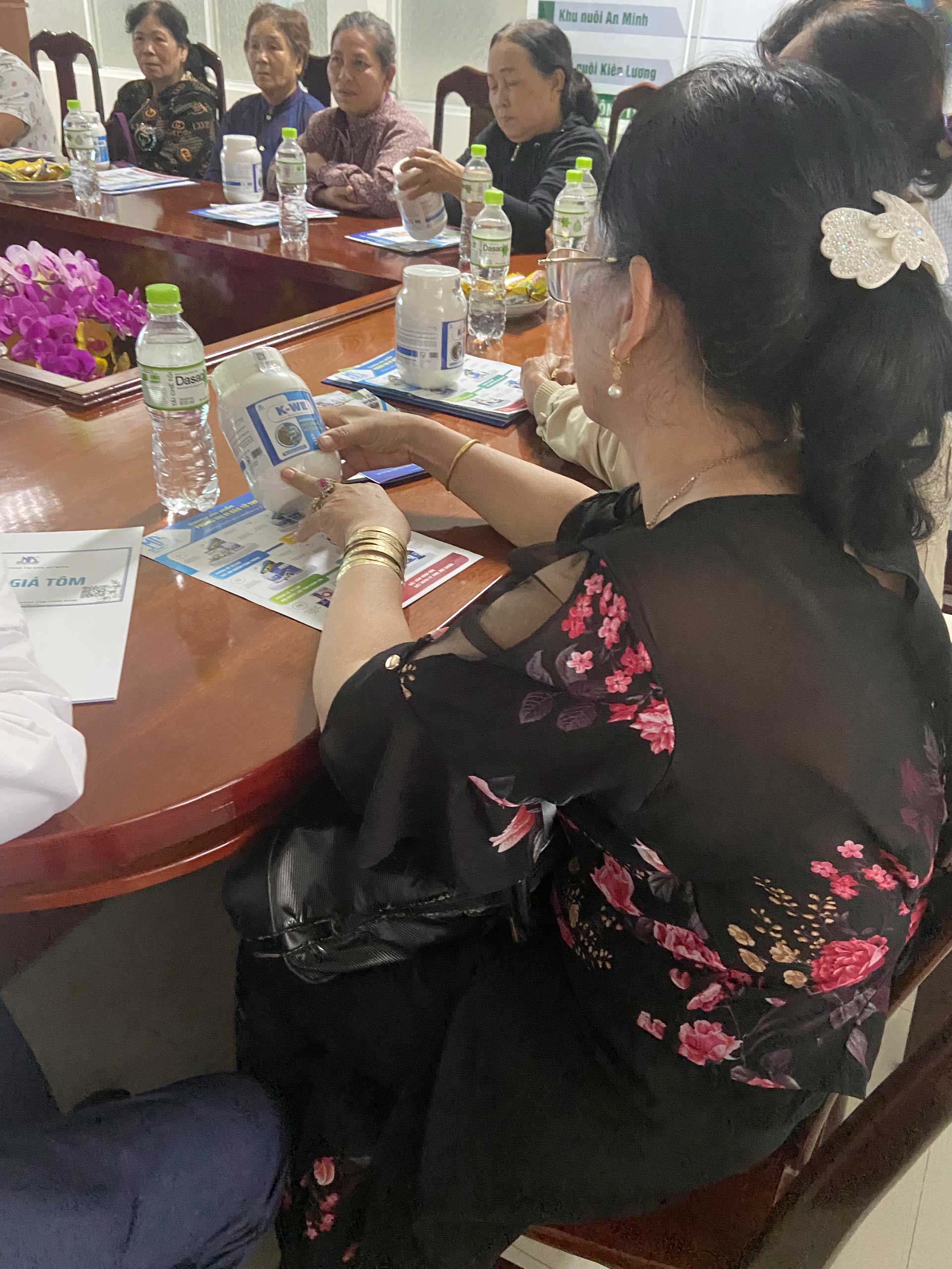 Khách hàng Bến Tre tham quan công ty Mỹ Bình