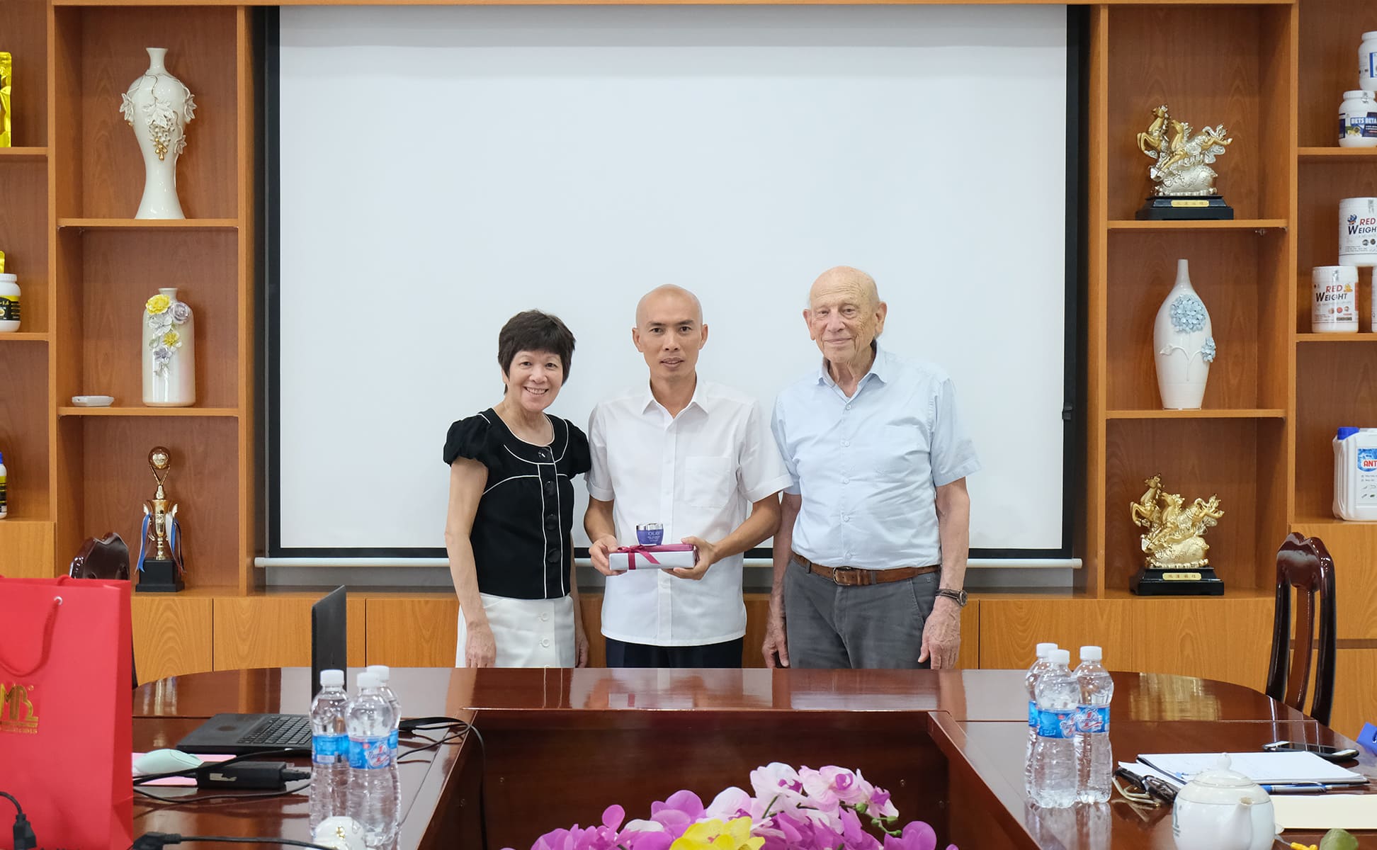 MỸ BÌNH & INTERNATIONAL NUTRITION: Gặp gỡ chiến lược, nâng tầm hợp tác ngành thủy sản