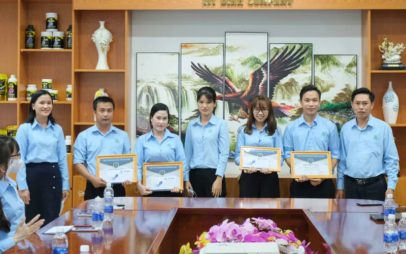 Lễ tổng kết cuối năm Mỹ Bình vinh danh và khen thưởng cho nhân viên có thành tích xuất sắc