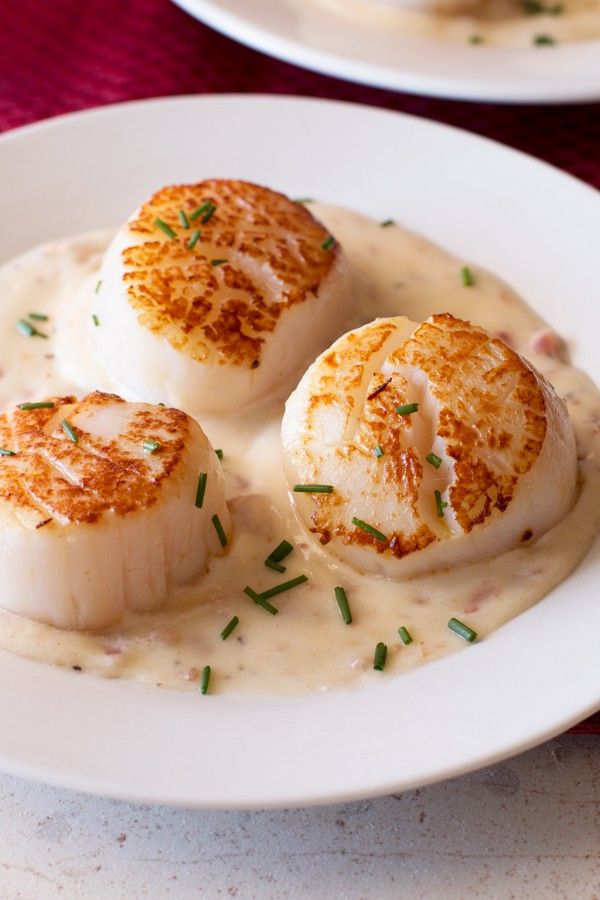 Steamed Japanese scallops with cream sauce Steamed Japanese scallops with cream sauce