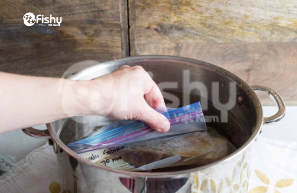 Hướng dẫn cách rã đông bằng nước lạnh Hướng dẫn cách rã đông bằng nước lạnh