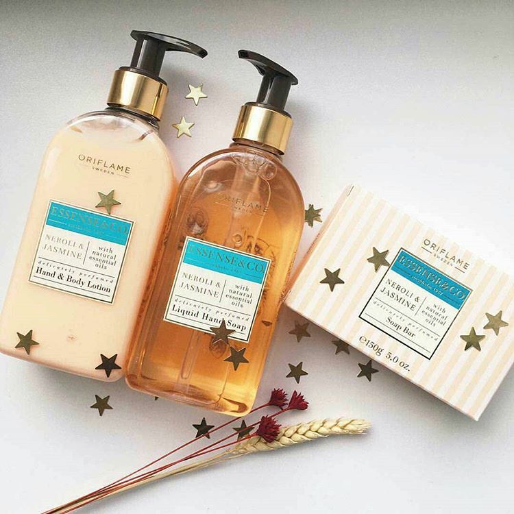 Bộ sữa dưỡng thể và nước rửa tay từ hương cam Essense&Co - Oriflame Bộ sữa dưỡng thể và nước rửa tay từ hương cam Essense&Co - Oriflame