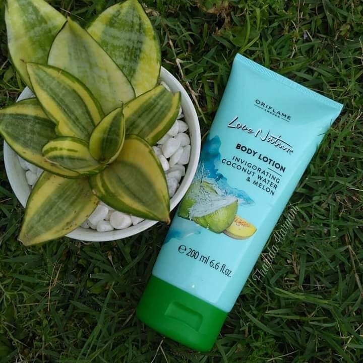 Dưỡng thể Oriflame 34090 thành phần nước dừa và dưa lưới thiên nhiên dưỡng da body mềm mịn và thơm mát Dưỡng thể Oriflame 34090 thành phần nước dừa và dưa lưới thiên nhiên dưỡng da body mềm mịn và thơm mát