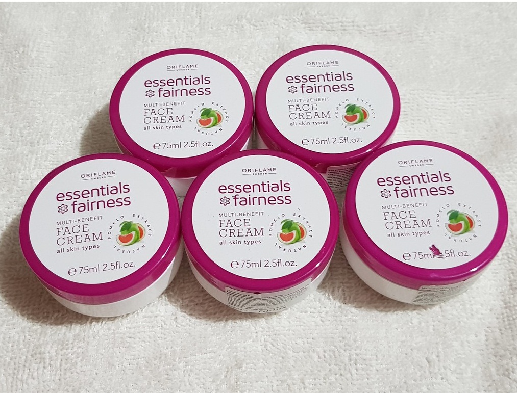 Kem dưỡng da trắng hồng Oriflame 32698 Essentials cho bạn gái làn da sáng hồng, mịn màng từ thiên nhiên Kem dưỡng da trắng hồng Oriflame 32698 Essentials cho bạn gái làn da sáng hồng, mịn màng từ thiên nhiên