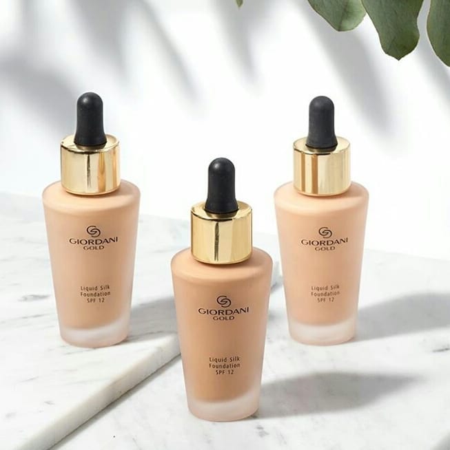 Kem nền Oriflame Giordani Gold Liquid Silk Foundation SPF 12 Kem nền Oriflame Giordani Gold Liquid Silk Foundation SPF 12