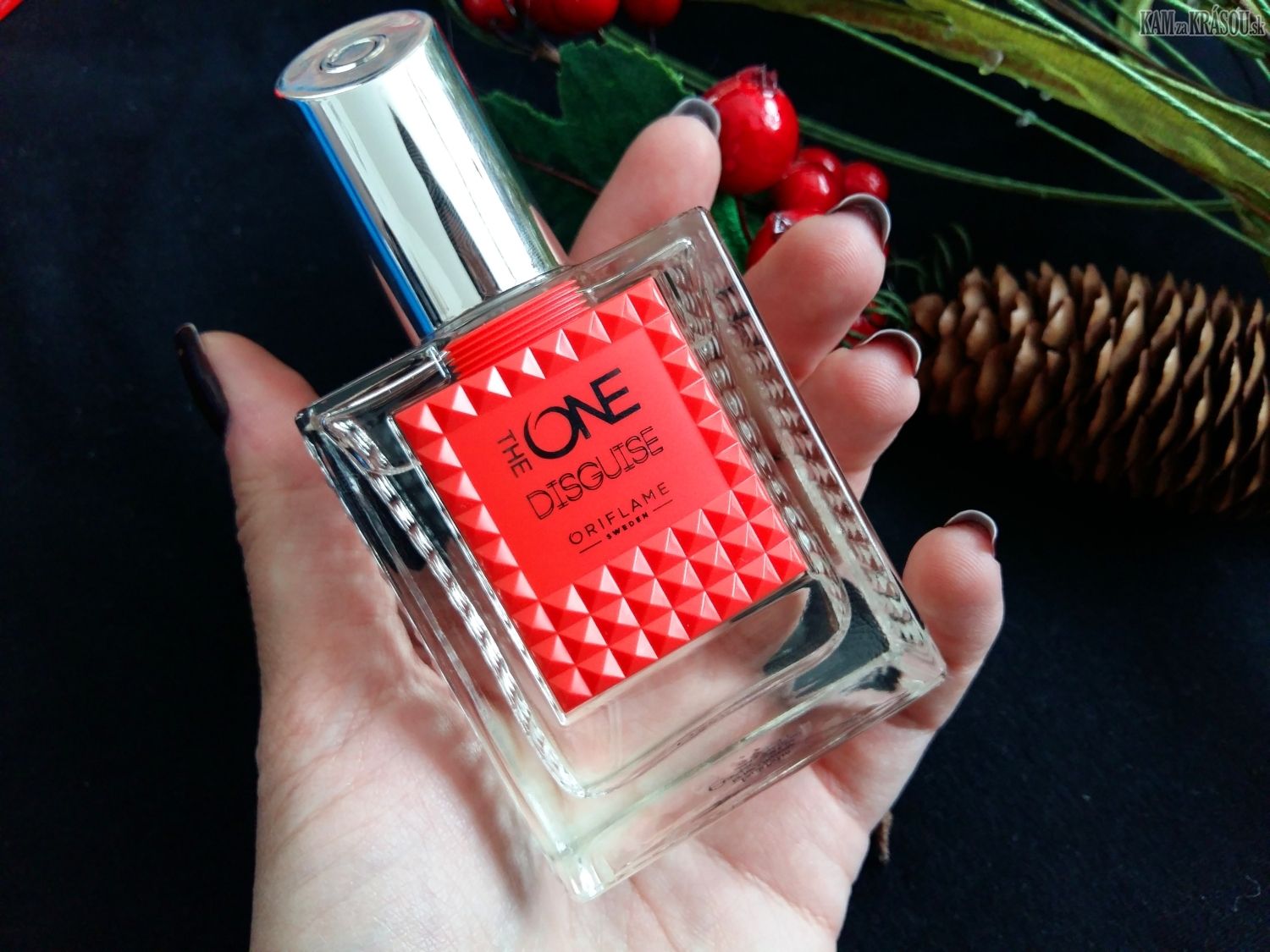 Nước hoa nữ The One Disguise Eau de Parfum mang đến cho bạn sự cuốn hút mãnh liệt Nước hoa nữ The One Disguise Eau de Parfum mang đến cho bạn sự cuốn hút mãnh liệt