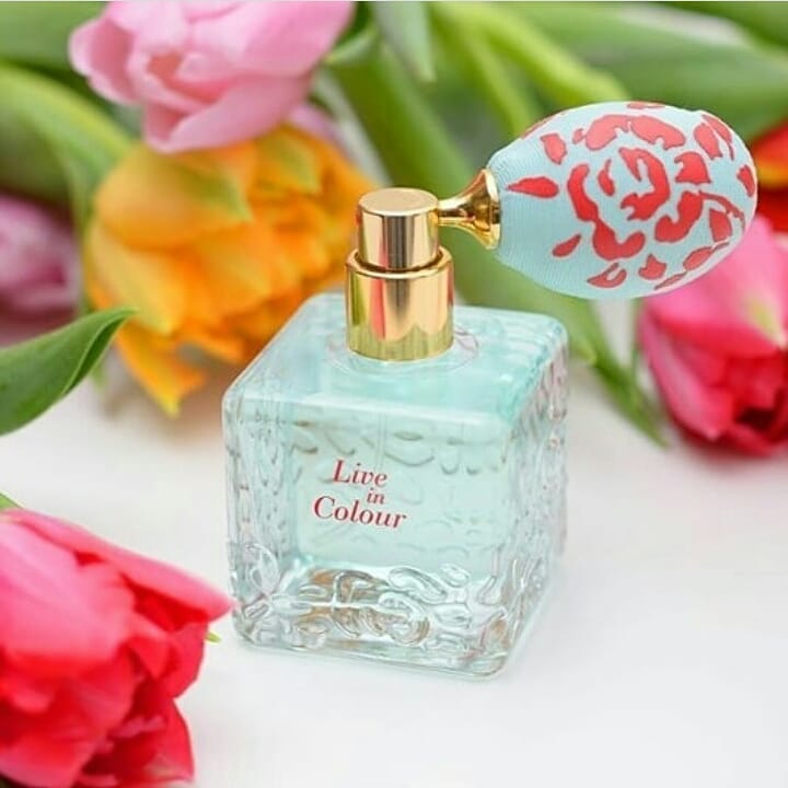 Nước hoa nữ Oriflame 33964 Live In Colour Eau de Parfum từ Thụy Điển Nước hoa nữ Oriflame 33964 Live In Colour Eau de Parfum từ Thụy Điển